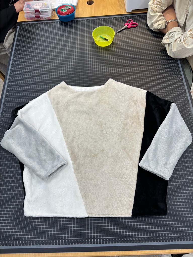 ソーイング教室(フリース生地のトップス)09